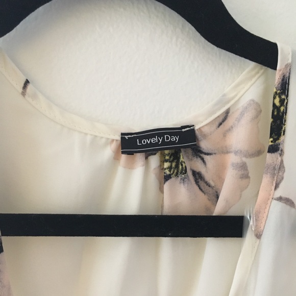 Flowy floral tie dress - Picture 2 of 3